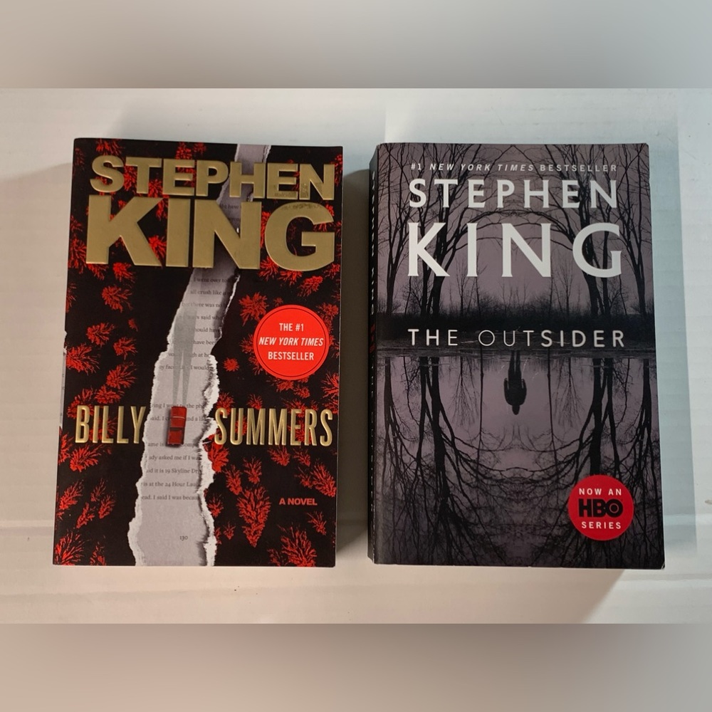 2 Steven King paperback books